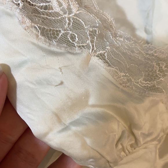 Stunning Aritzia Wilfred Tank - Picture 4 of 4